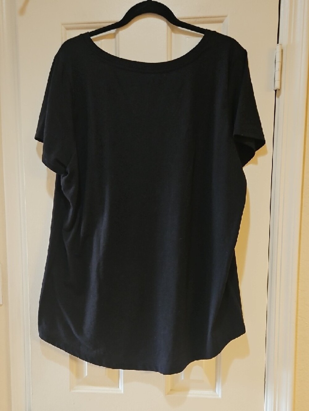 torrid Black V-Neck Tee with White Daisy Embroidered Accent - Picture 8 of 9